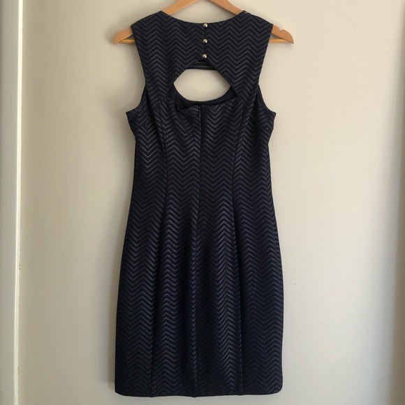 GUESS dress - Picture 2 of 4